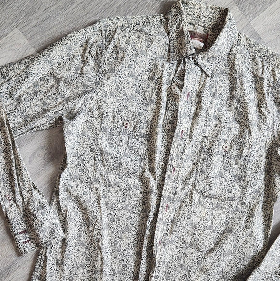 💥 Vintage Red Paisley Shirt size medium - Picture 1 of 3